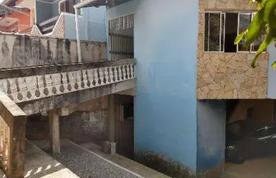 Venda de casa no jordanópolis, em arujá/sp, 300m² com 3 quartos, suíte com closet, sala de estar, espaço gourmet e 03 vagas cobertas. consulte-nos.