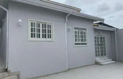 Venda de casa no jardim rincão, em arujá/sp, 176m² com 3 quartos, suíte, cozinha c/ planejados, churrasqueira, piscina e 2 vagas. consulte-nos.