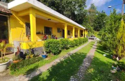 Venda de chácara no cuiabá, em nazaré paulista/sp, 17.500m² com casa principal, chalés, lagos, campo de futebol, tirolesa e área gourmet. consulte-nos