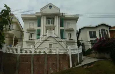 Venda casa no condomínio eco park lagos/mogi das cruzes, casa no estilo neo-clássico com a/t 1.200m² e a/c 850m², mais 200m² de sótão. consulte-nos.