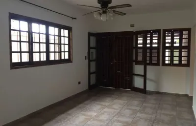 Casa com 2 dormitórios (1 suíte) bairro acaraú, disponível para venda - cananéia - litoral sul de sp