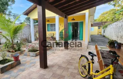 Casa à venda em cananéia-sp - vila são joão batista com 2 quartos (sendo 1 suíte) + 1 suíte nos fundos.