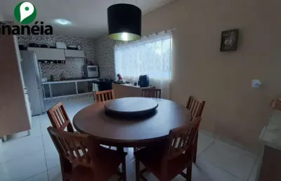 4 dormitórios (1 suíte) para venda no centro com documentação para financiamento - cananéia - litoral sul de sp