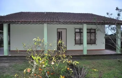 Ótima casa para venda 3 dormitórios (1 suíte) no acaraú - cananéia - litoral sul de sp