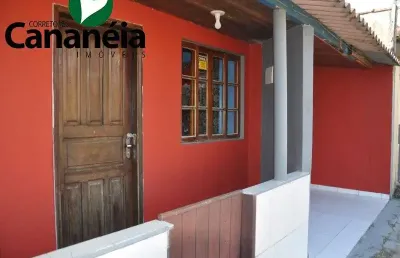 Casa em viela no centro histórico para venda - cananéia/sp