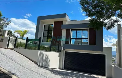 Casa 4 dormitórios (2 suítes), 317,52m² privativos, morro da pedra branca