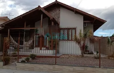 Casa com 3 dormitórios, 240m², centro de palhoça, sc