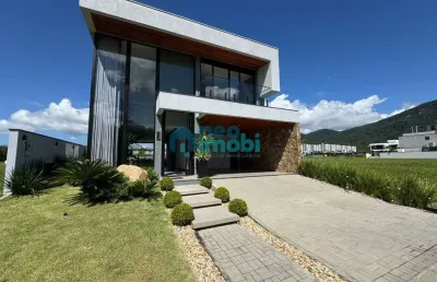 Casa com 4 suítes, 323m², pedra branca, palhoça, sc
