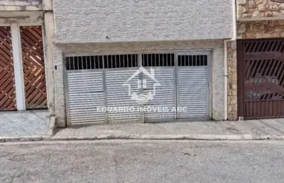 Casa assobradada para venda no bairro canhema, 2 vagas na garagem.
