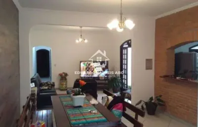 Ref 3429. 4 dormitórios. 1 suíte. 4 vagas na garagem. cozinha planejada. jordanópolis - sbc. excelente oportunidade!