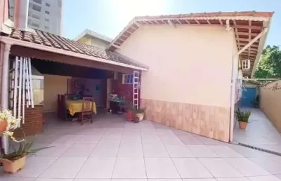 Casa com 4 dormitórios, 4 vagas à venda, por r$ 865.000 - guilhermina - praia grande/sp