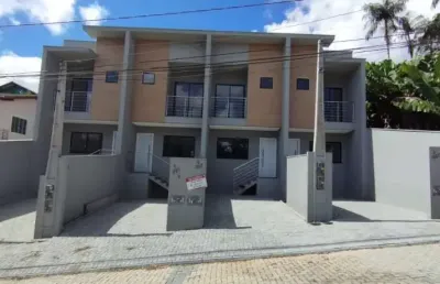Casa à venda na rua guararapes, 697, floresta, joinville, 104 m2 por r$ 450.000