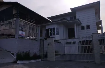 Casa com 3 quartos à venda na servidão emílio r e reddin, 88, anita garibaldi, joinville, 210 m2 por r$ 750.000