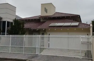 Casa com 5 quartos à venda na rua joaquim dos santos, 40, floresta, joinville, 376 m2 por r$ 1.500.000