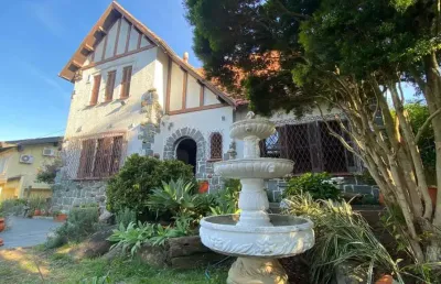 Casa com 4 quartos à venda na rua guaiana, 123, vila assunção, porto alegre por r$ 1.600.000
