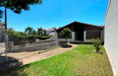 Casa com 3 quartos à venda na rua luiz voelcker, 729, três figueiras, porto alegre por r$ 1.250.000