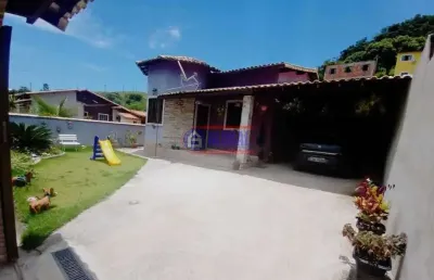 Casa com 2 quartos à venda na rua cinco, caxito, maricá, 90 m2 por r$ 300.000