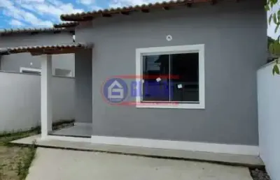 Casa com 2 quartos à venda na rua seis, cajueiros (itaipuaçu), maricá, 65 m2 por r$ 320.000