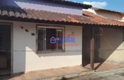 Casa em condomínio fechado com 2 quartos à venda na rua cinco, são josé do imbassaí, maricá, 95 m2 por r$ 430.000