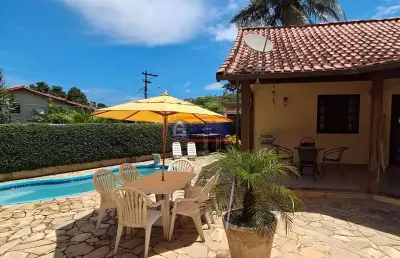Casa em condomínio fechado com 3 quartos à venda na estrada do camburi, itapeba, maricá, 250 m2 por r$ 499.000