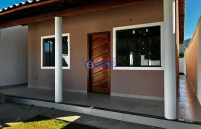 Casa com 2 quartos à venda na rua zélia gatai amado, itapeba, maricá, 77 m2 por r$ 380.000