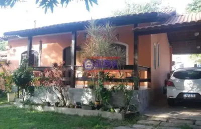 Casa em condomínio fechado com 2 quartos à venda na rua dois, ponta grossa, maricá, 91 m2 por r$ 590.000