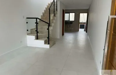 Belíssimo sobrado ótimo acabamento com 3 dormitórios, 2 vagas de garagem