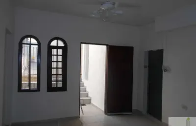 Casa com 2 quartos para alugar no Campo Grande, São Paulo 