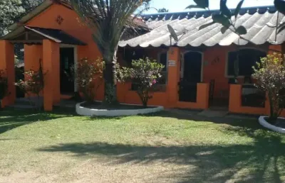 Embu guaçú chácara de 1.700m² com 3 casas dentro não da financiamento