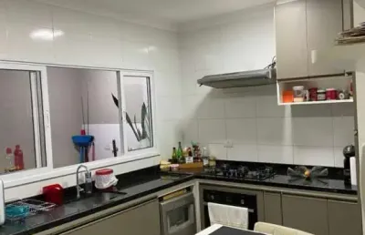 Sobrado 3 dormitórios em rua fechada com guarita (jardim marajoara)