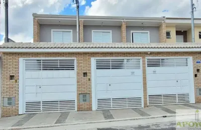 Sobrado de fino acabamento de 3 dormitórios 2 vagas