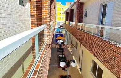 Sobrado em condomínio com piscina, próximo aos pontos turístico da cidade.