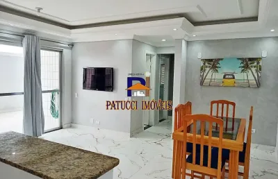 Lindo apartamento com 02 dormitórios, prédio pé na areia!