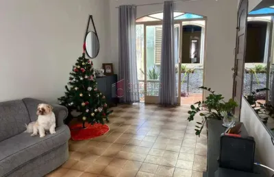 Casa térrea com edícula para venda e locação - bairro vianelo - jundiaí/sp