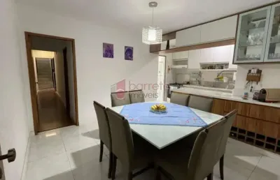 Casa sobrado com 150m² de terreno e 3 dormitórios à venda no bairro vila das hortências em jundiaí/sp