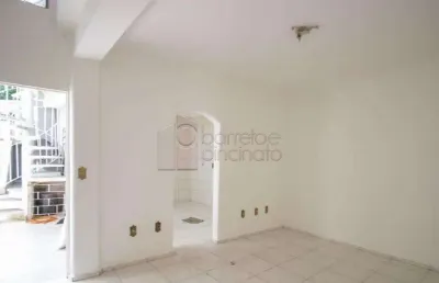 Casa a venda em jundiaí sp vila mafalda 156m² 3 dorms. 2 salas. 1 cozinha. 2 banheiros. terraço amplo. 1 vaga. bem localizado!