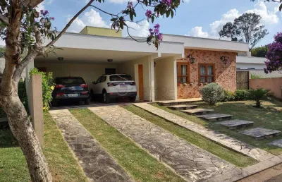 Linda casa térrea em condominio piccolo villagio - centro - louveira - sp
