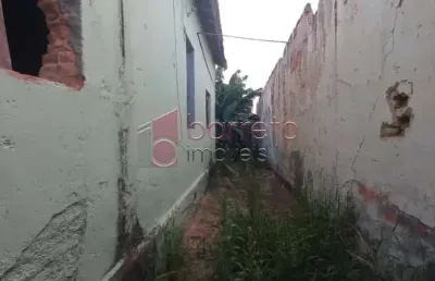 Casa com 2 quartos à venda na Rua Benjamim Constant, 152/158, --, Centro, Jundiaí