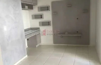 Casa à venda no condomínio thina no bairro medeiros em jundiaí/sp