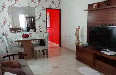 Vende-se lindo sobrado no bairro do santa gertrudes em jundiaí/sp
