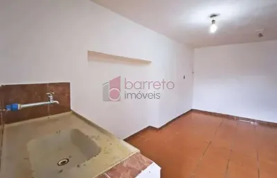 Casa para locação ou venda em jundiaí sp bairro vila arens ii 30m² 1 dorm. sala e cozinha integradas. 1 banheiro. 1 vaga!