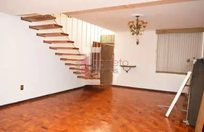 Casa comercial/residencial (uso misto) para locação em jundiaí sp centro av dr cavalvanti 2 dorms 3 salas. 3 banheiros. quintal. churrasqueira. 1 vaga!
