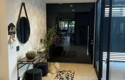 Casa assobradada com 3 suítes à venda no condomínio portal do paraíso ii - jundiaí/sp