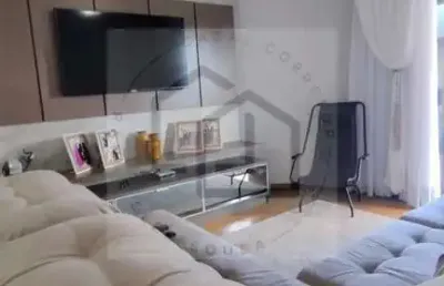 Apartamento de 117m² com três dormitórios sendo uma suíte