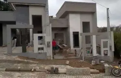 Linda casa geminada com 3 dormitórios sendo 1 suíte