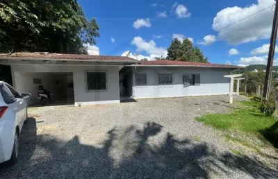 Casa à venda no bairro primeiro de maio - brusque/sc