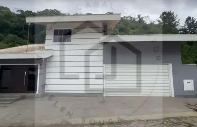 Casa alto padrão com piscina - 4 dormitórios sendo 2 suítes
