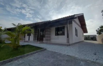 Casa de lavenaria de 120m² com três dormitórios e duas vagas de garagem no bairro limoeiro