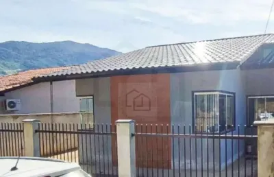 Casa 2 dormitórios  sendo (1 suíte) e 2 vagas de garagem