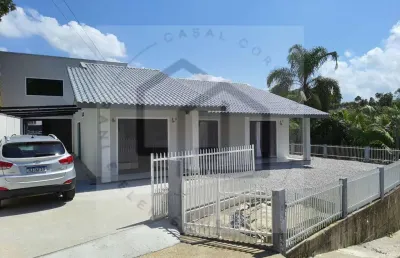 Casa alto padrão de 250m² com 5 dormitórios sendo 1 suíte master